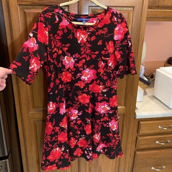 Black and Red Floral Print Dress- Size Large - Picture 1 of 3